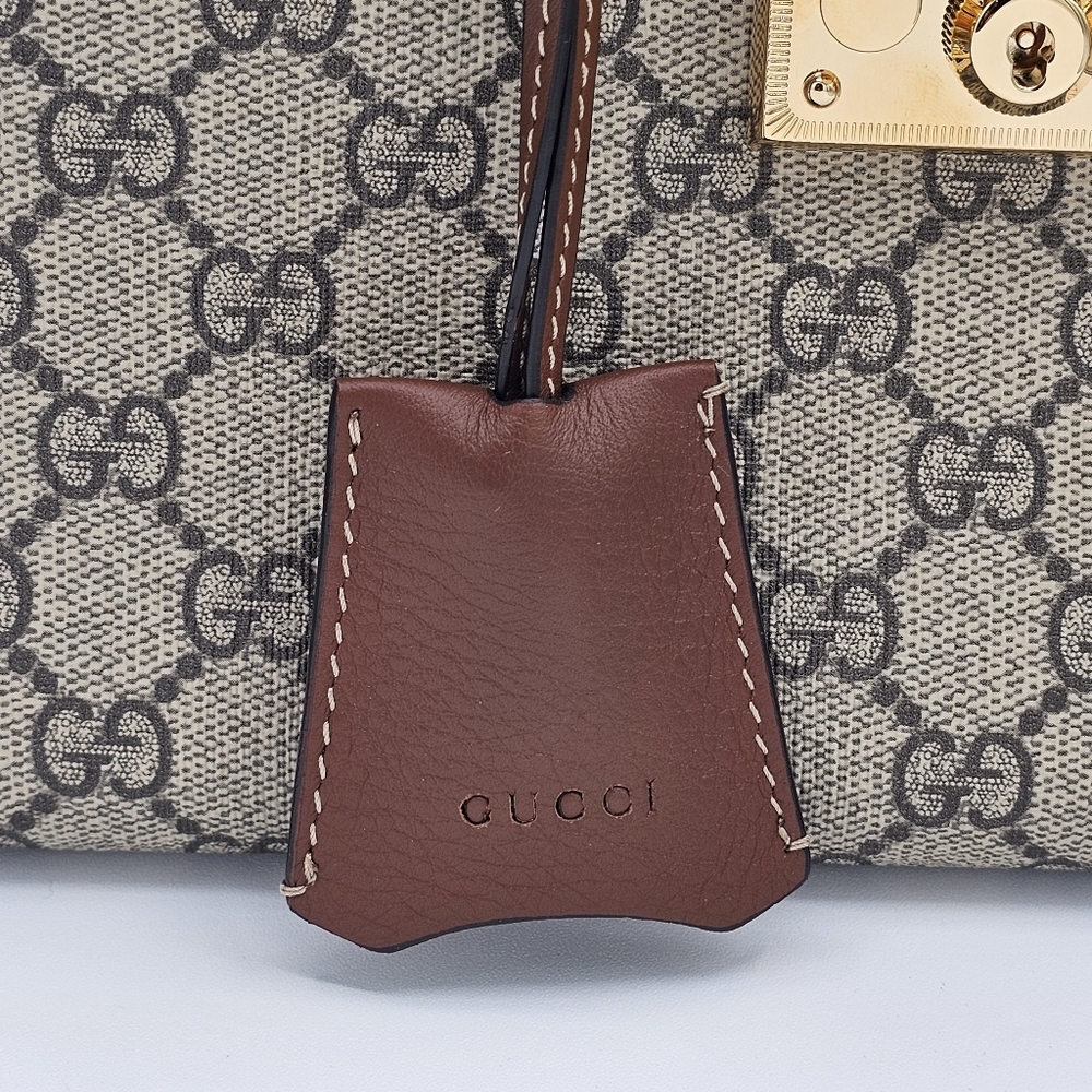 Gucci GG Supreme Small Padlock Shoulder Bag - Picture 5 of 8